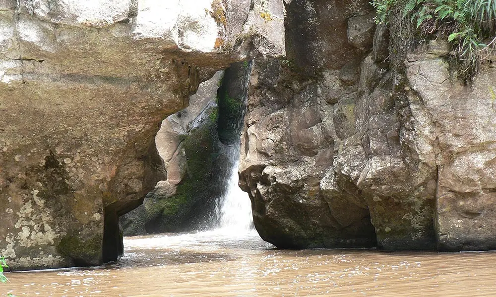 Narumoru Mau Mau Caves Overnight Trip