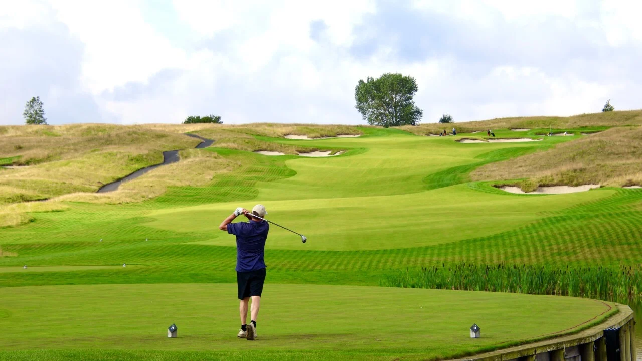 The Executive Swing Experience - Tee Off in Style!